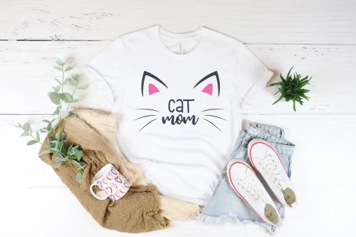 Cat Mom Shirt, Shirt for Cat Mom, Shirt for Cat Lover, Cat Mama, Cute Cat T-Shirt