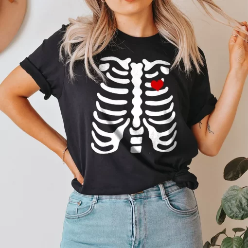 Skeleton Rib Cage Heart Xray Halloween Easy Costume T-Shirt
