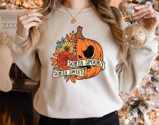Sorta Sweet Sorta Spooky Flower Pumpkin Halloween Women Gift T-Shirt