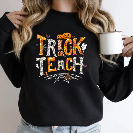 Trick Or Teach Cute Halloween Teacher T-Shirt
