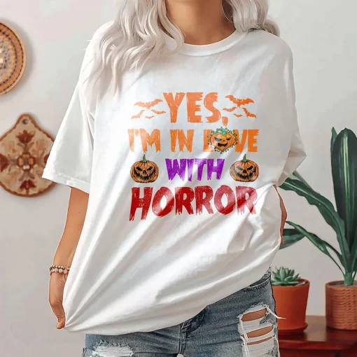 Yes I’m In Love With Horror Halloween Pumpkin T-Shirt