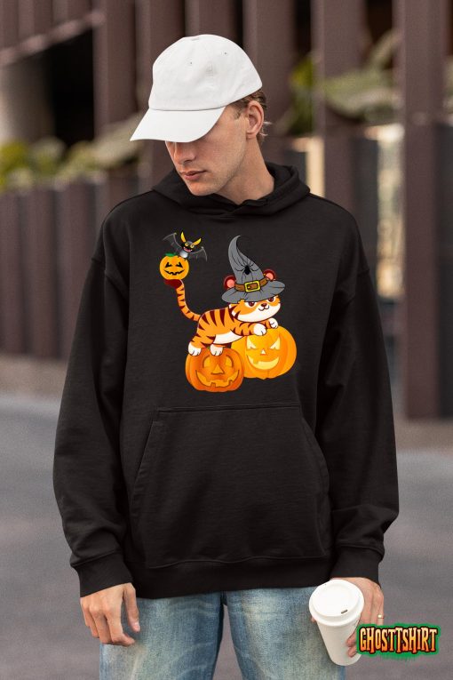 Cute Halloween Tiger In Witch Hat T-Shirt