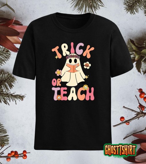 Groovy Halloween Trick or Teach Retro Floral Ghost Teacher T-Shirt