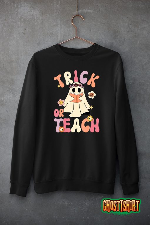 Groovy Halloween Trick or Teach Retro Floral Ghost Teacher T-Shirt