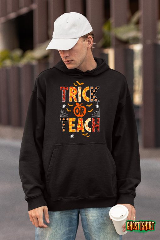 Men Women Trick Or Teach Cute Halloween Teacher 2022 T-Shirt