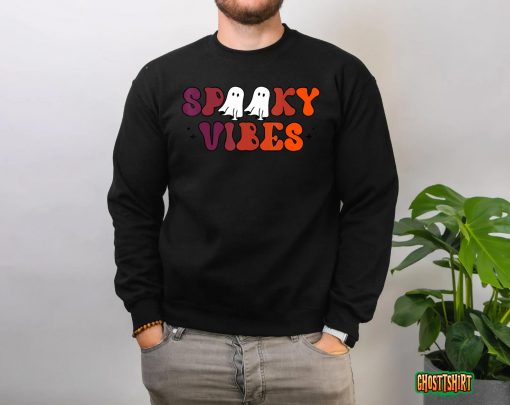 Retro Groovy Halloween Spooky Vibes Funny Ghost Boos Costume T-Shirt