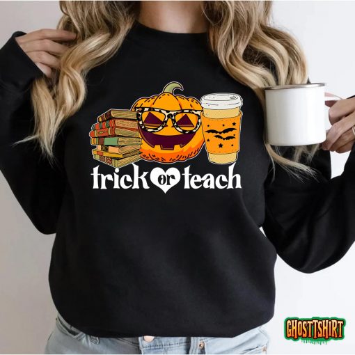 Trick Or Teach Funny Teacher Halloween Costume 2022 T-Shirt