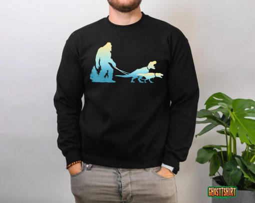 Bigfoot Taking His Dinosaurs for a Walk – Bigfoot T-Shirt