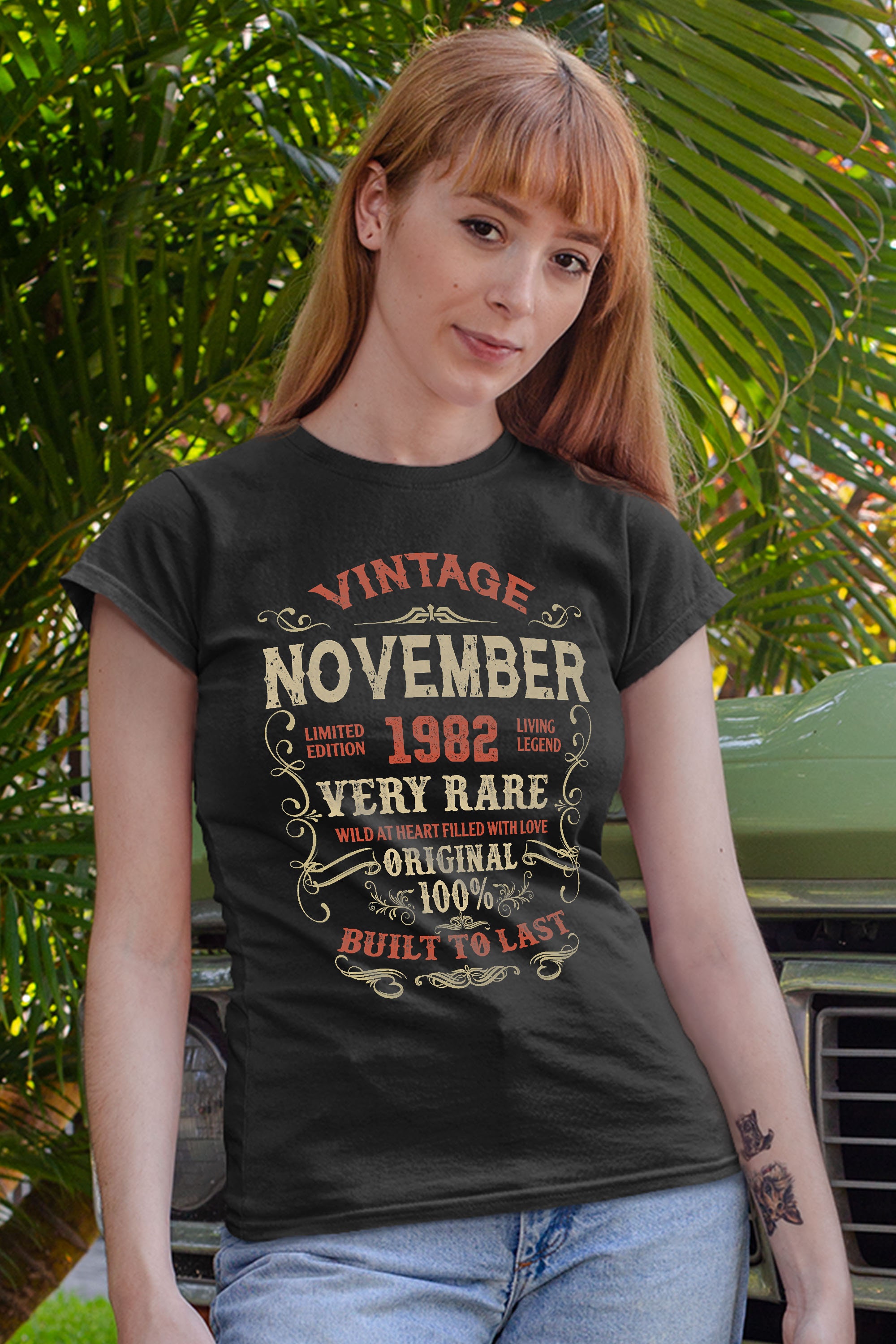 November 1982 40th Birthday 40 Years Of Being Awesome Gift T-Shirt