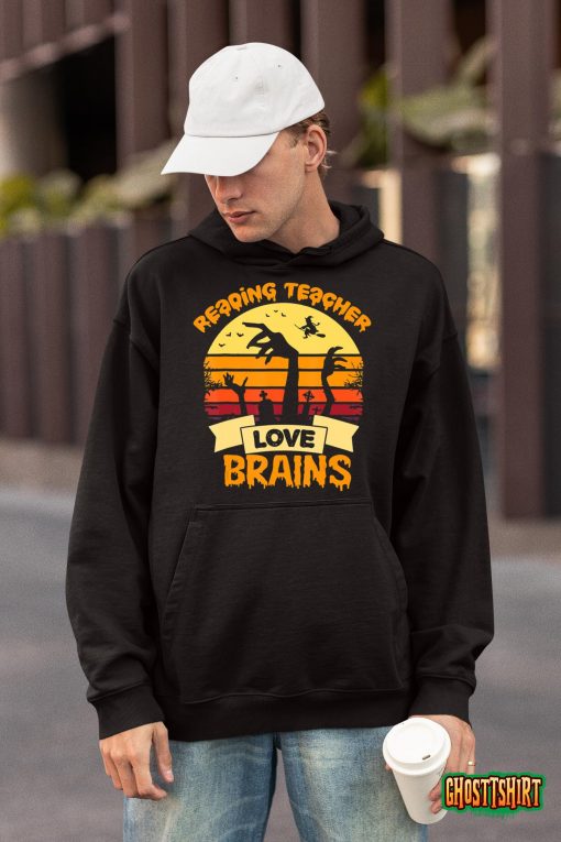 Reading Teachers Love Brains Zombie Teacher School Halloween T-Shirt