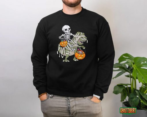 Skeleton Riding Mummy Dinosaur T rex Halloween 2022 Funny Pumpkin T-Shirt