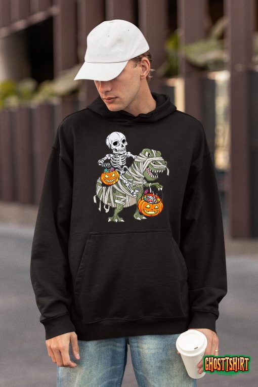 Skeleton Riding Mummy Dinosaur T rex Halloween 2022 Funny Pumpkin T-Shirt