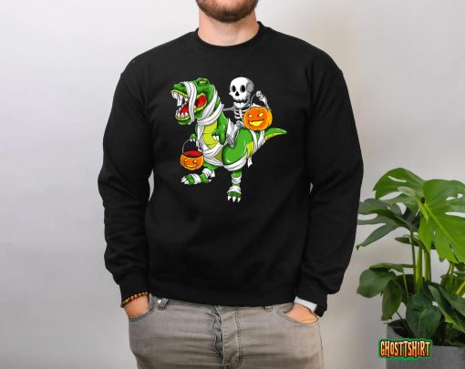 Skeleton Riding Mummy Dinosaur T rex Halloween Funny Pumpkin T-Shirt