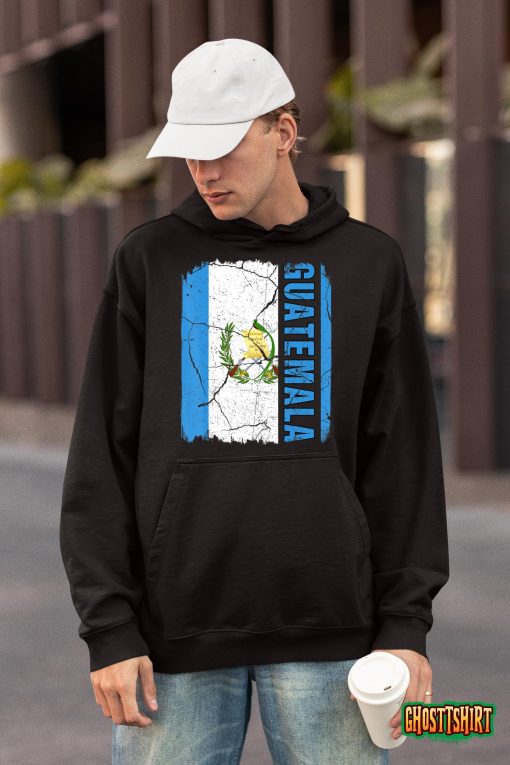 Vintage Guatemalan Flag Guatemala Pride Roots Heritage Gift T-Shirt