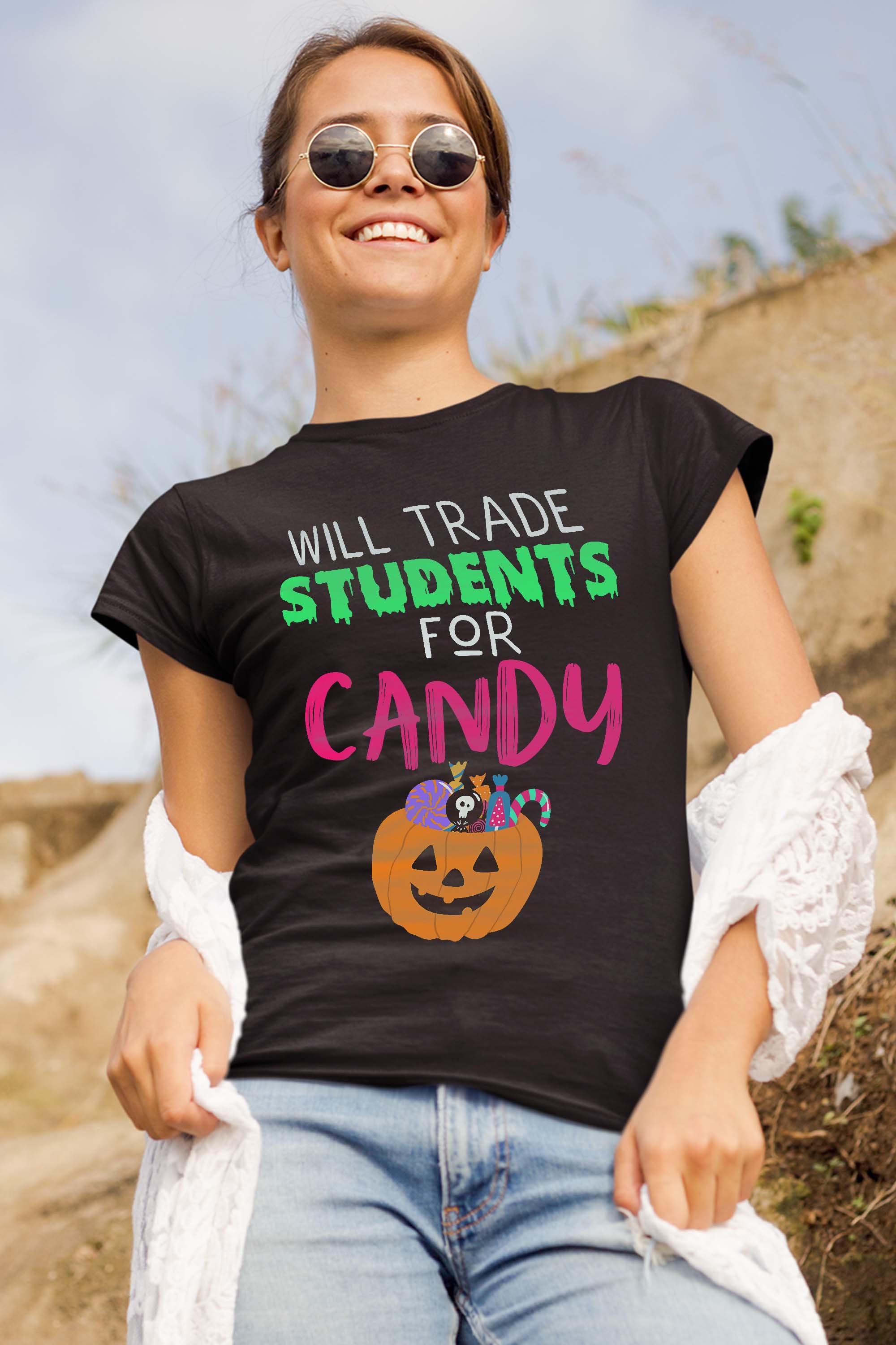 Will Trade Students For Candy – Funny Halloween Teachers T-Shirt