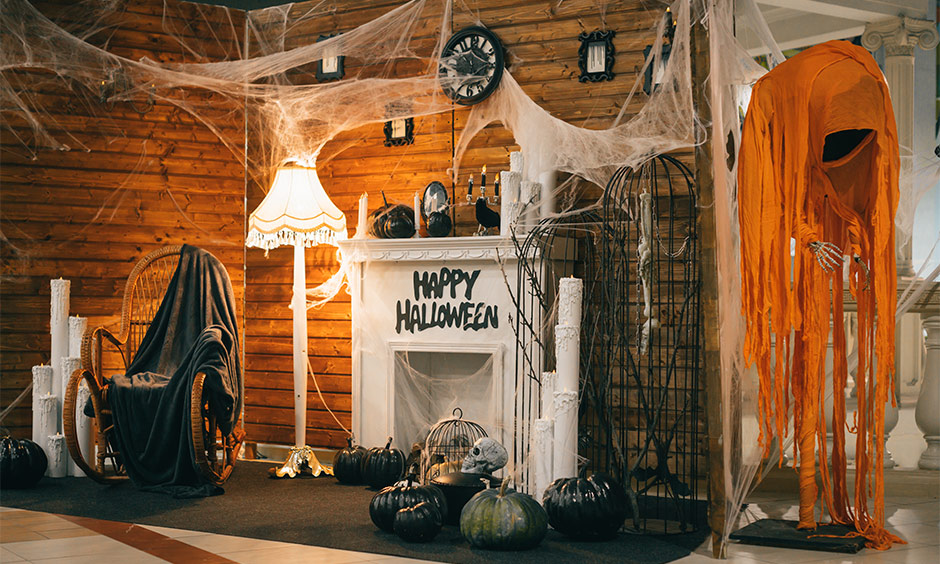15 Fun Family Halloween Activities 2022 Decorate your home together 15 Fun Family Halloween Activities 2022 Decorate your home together