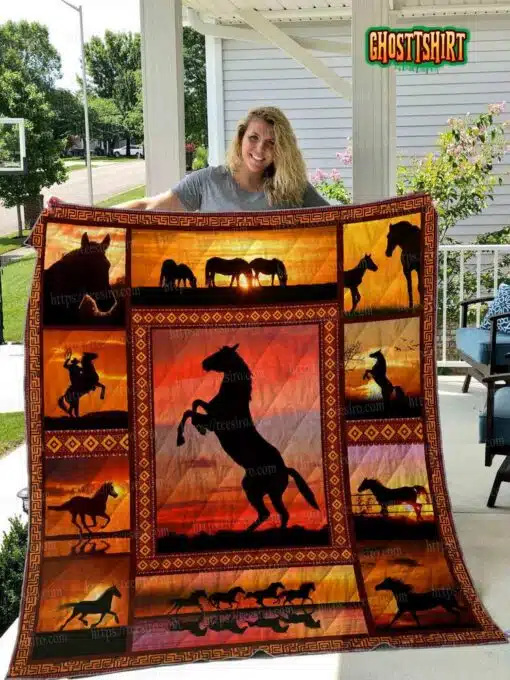 Horse Sunset Quilt Blanket