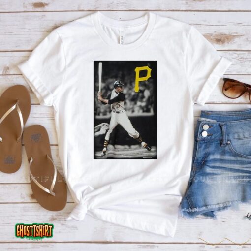 Mitchell & Ness Roberto Clemente Batter Up Black Unisex T-Shirt