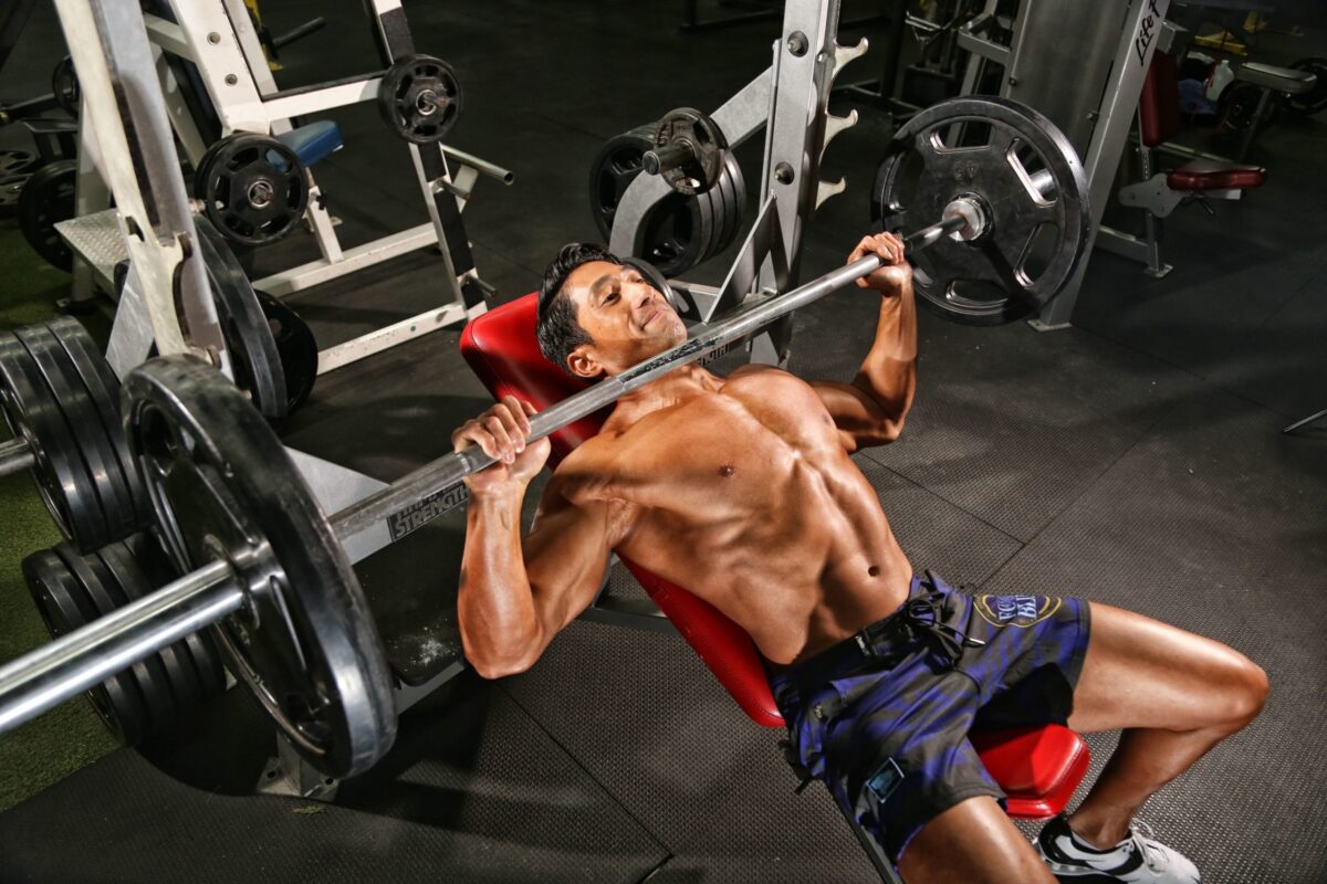 How Much Does Bar Weigh On Bench Press How Much Does Bar Weigh On Bench Press